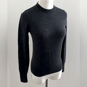 Uniqlo Wool Crew Neck Long Sleeves Sweater Gray Machine Washable